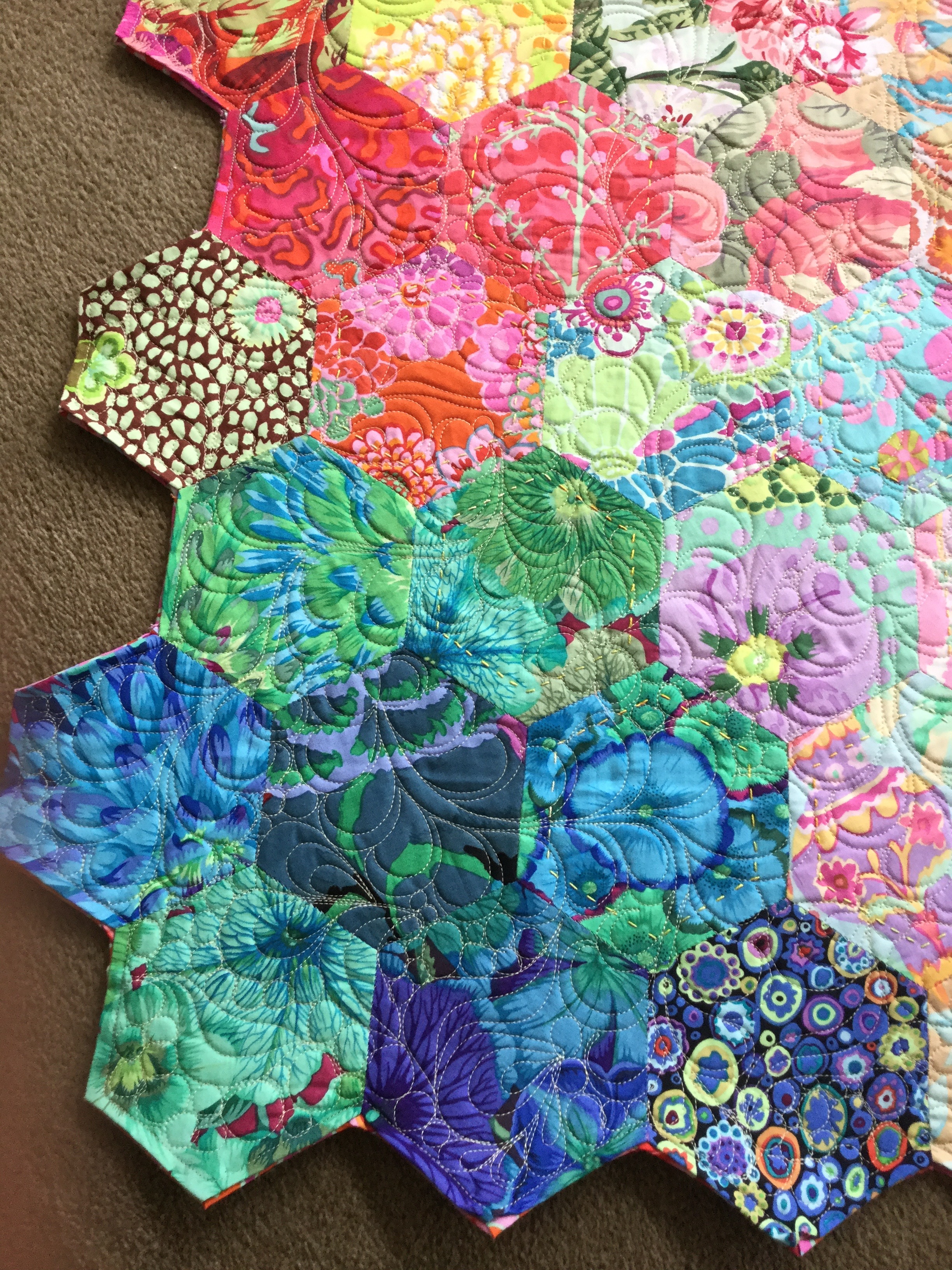 EPP Kaffe Fassett Hexagons Free Bird Quilting Designs